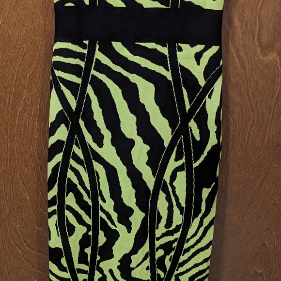 Dress - Picture 3 of 11